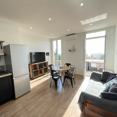 Apartment Renting - Cambrai - Luxurious Sea View Terrasse - King Bed - Parking - Ac - Fully Equipped