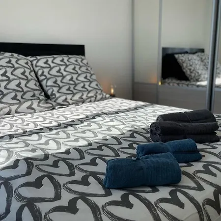 Apartment Renting - Cambrai - Luxurious Sea View Terrasse - King Bed - Parking - Ac - Fully Equipped