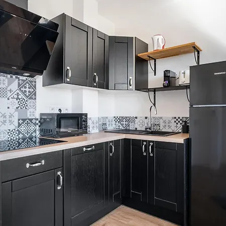 Appartement Renting - Cambrai - Luxurious Sea View Terrasse - King Bed - Parking - Ac - Fully Equipped Nice